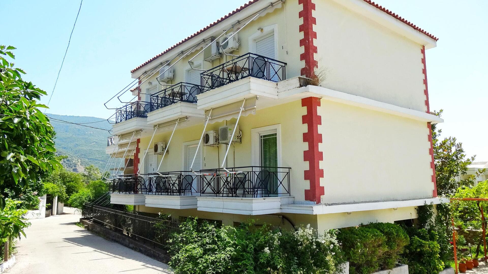 Εξωτερική όψη Kapougiati Studios